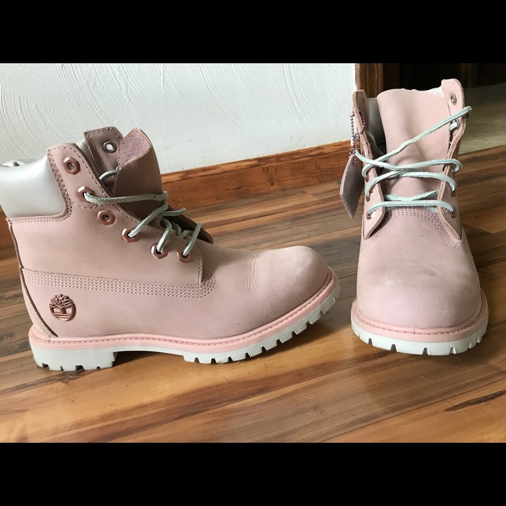 Limited edition Timberlands READ DESCRIPTION 😊